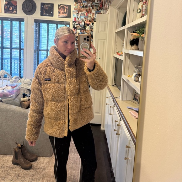 Patagonia Women's Cozy Brown Teddy Jacket - Picture 4 of 8